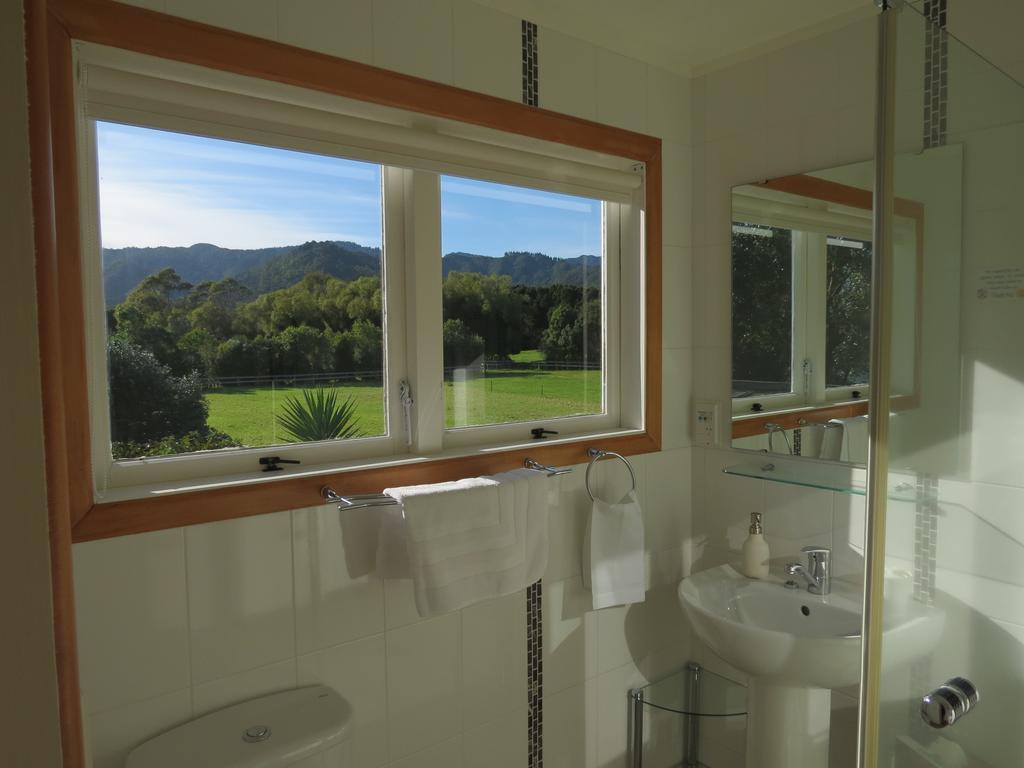 The Green House B&B Whitianga Room photo